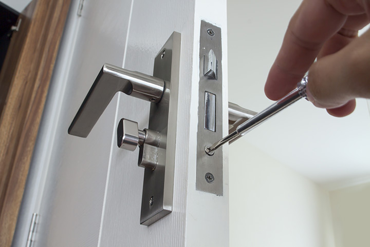 Our local locksmiths are able to repair and install door locks for properties in Tilehurst and the local area.